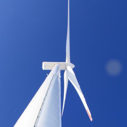 Dreieck mit den Flügel der windturbine mont-crosin